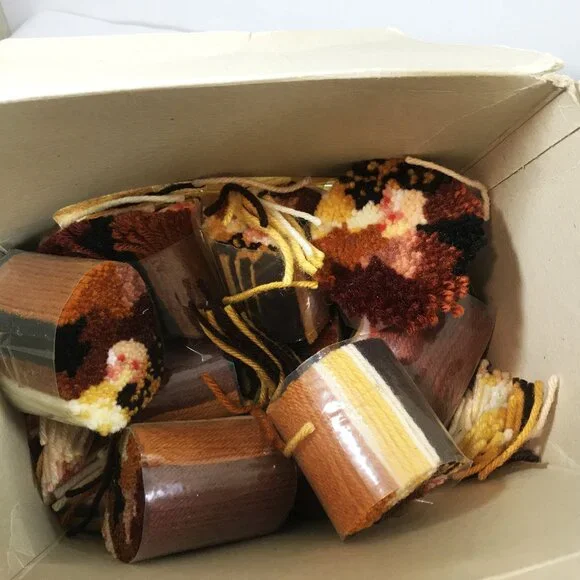 Vintage Latch Hook Rug Kit with Tool JESUS - Picture 8 of 13